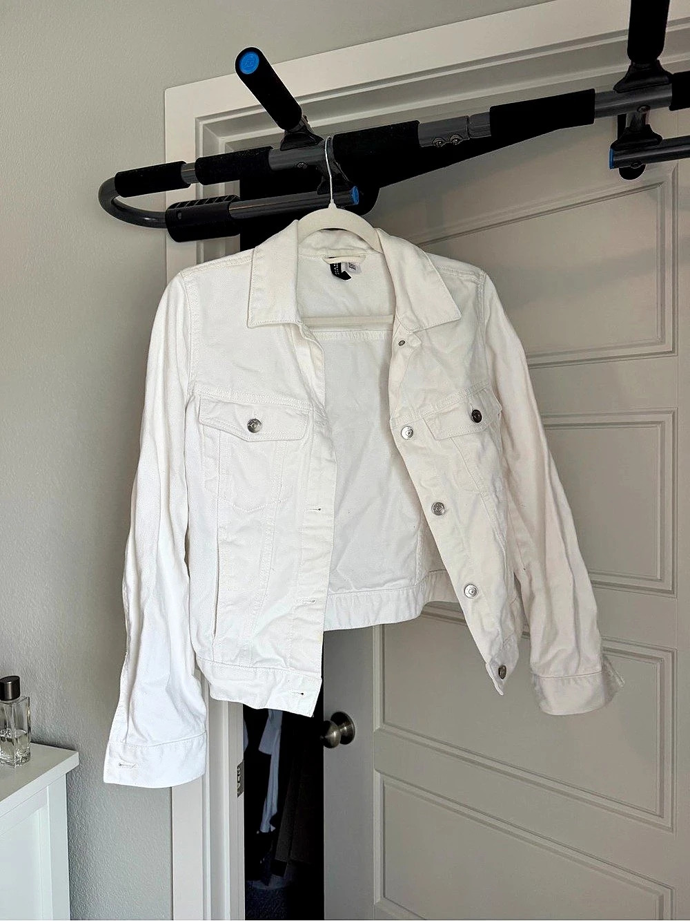 H&M Cropped Denim Jacket in White Like New
